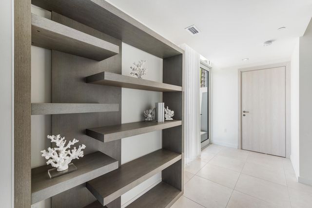401 N Birch Road Th1, Fort Lauderdale, FL 33304