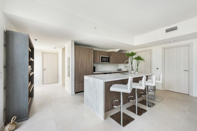 401 N Birch Road Th1, Fort Lauderdale, FL 33304