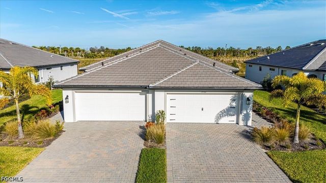19504 Hinkley DR, Estero, FL 33928