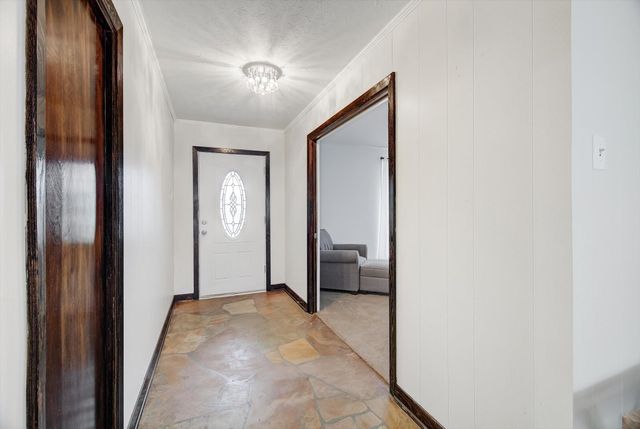 2000 E Fayle Street, Baytown, TX 77520