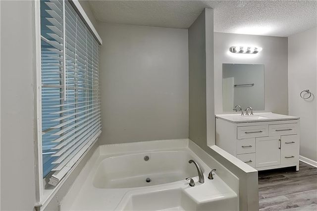 5 Indian Lake Court, Hiram, GA 30141