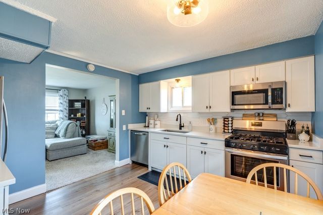 2331 Larchdale Drive, Cuyahoga Falls, OH 44221