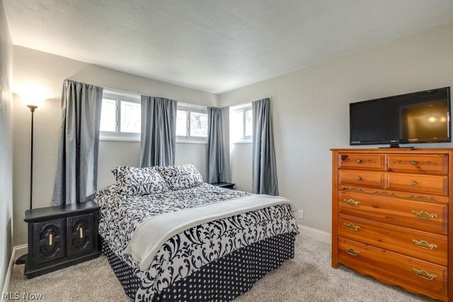 2331 Larchdale Drive, Cuyahoga Falls, OH 44221