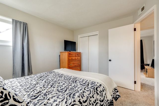 2331 Larchdale Drive, Cuyahoga Falls, OH 44221