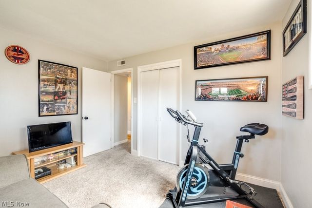 2331 Larchdale Drive, Cuyahoga Falls, OH 44221