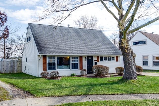 2331 Larchdale Drive, Cuyahoga Falls, OH 44221