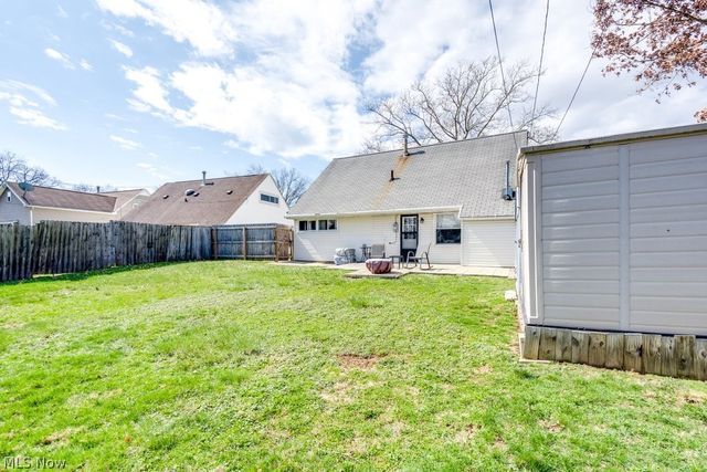 2331 Larchdale Drive, Cuyahoga Falls, OH 44221