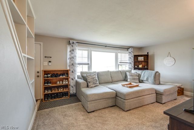 2331 Larchdale Drive, Cuyahoga Falls, OH 44221