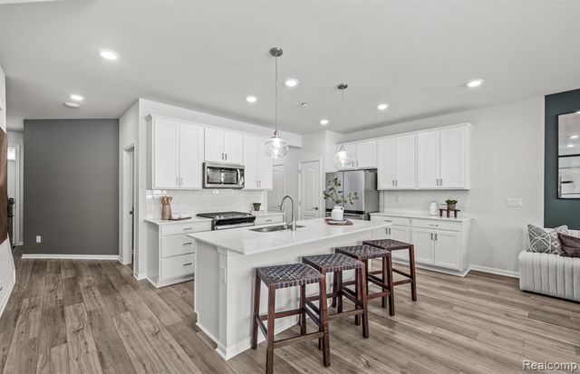 4050 Nottingham Circle, Clarkston, MI 48346