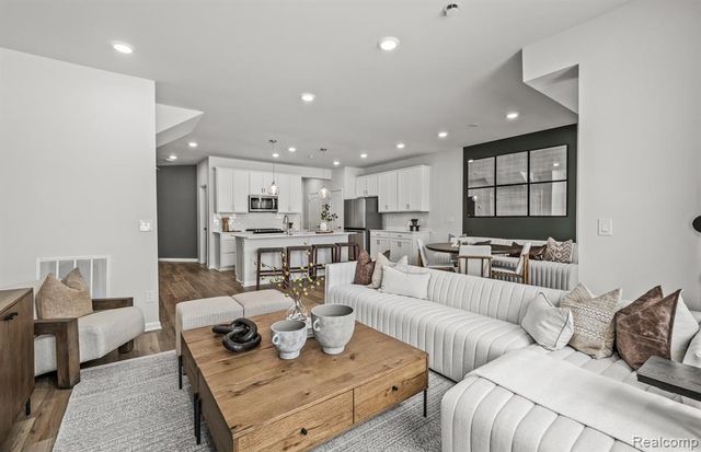 4050 Nottingham Circle, Clarkston, MI 48346