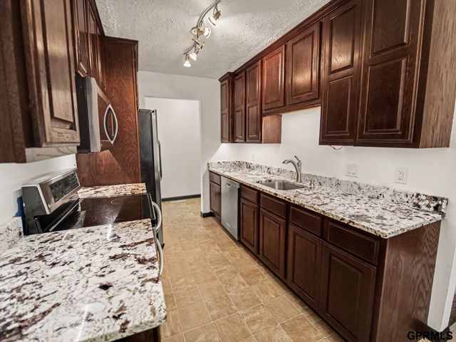 3840 Blackberry Circle, Lincoln, NE 68516