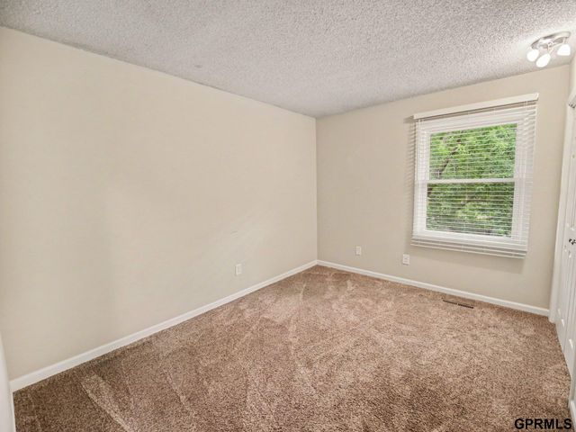 3840 Blackberry Circle, Lincoln, NE 68516