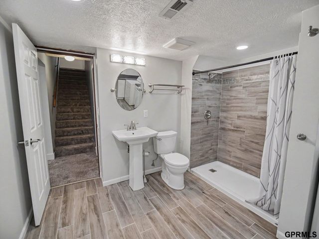 3840 Blackberry Circle, Lincoln, NE 68516