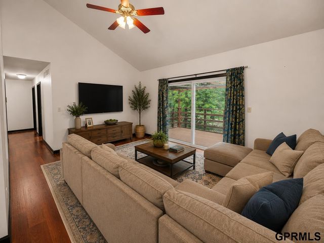 3840 Blackberry Circle, Lincoln, NE 68516