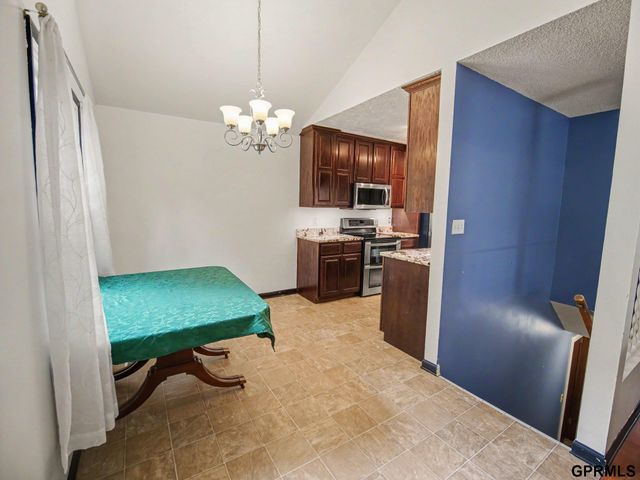 3840 Blackberry Circle, Lincoln, NE 68516