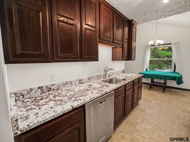 3840 Blackberry Circle, Lincoln, NE 68516