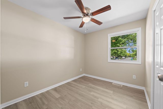 504 Robyn Road, Valparaiso, IN 46385