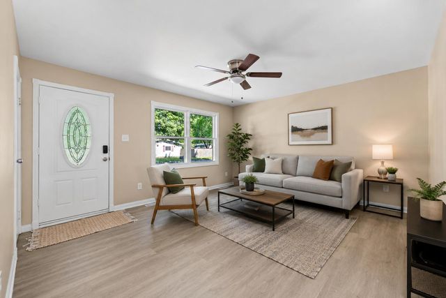 504 Robyn Road, Valparaiso, IN 46385