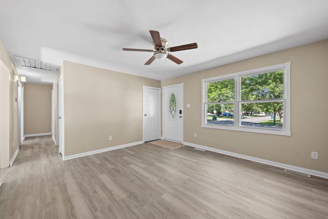 504 Robyn Road, Valparaiso, IN 46385