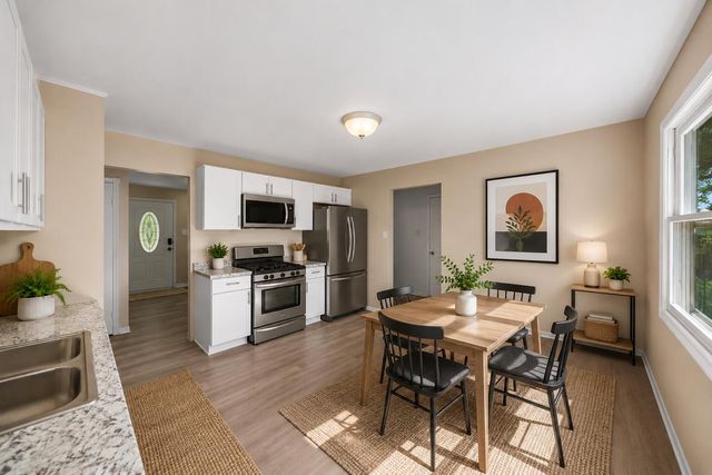 504 Robyn Road, Valparaiso, IN 46385