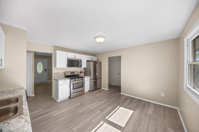 504 Robyn Road, Valparaiso, IN 46385