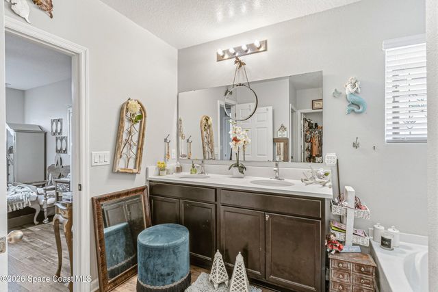 2213 Mccormack Way, Melbourne, FL 32935