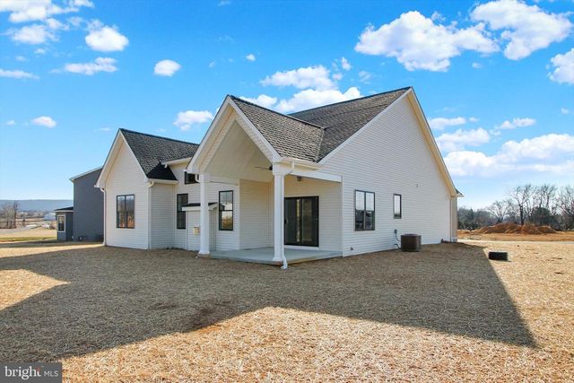 10842 SIERRA DR, Waynesboro, PA 17268