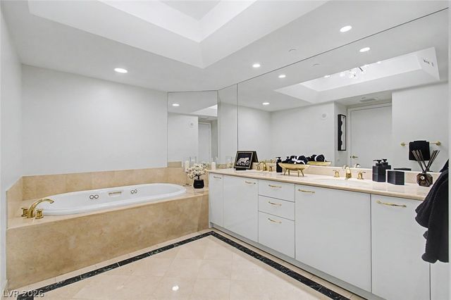 2877 Paradise Road 906, Las Vegas, NV 89109