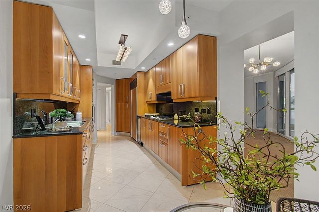 2877 Paradise Road 906, Las Vegas, NV 89109
