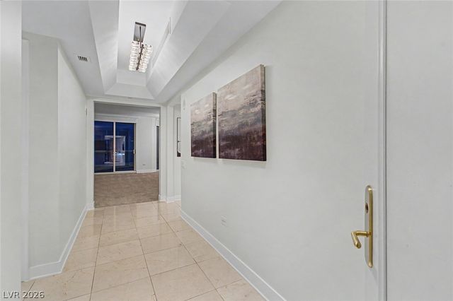2877 Paradise Road 906, Las Vegas, NV 89109