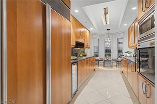 2877 Paradise Road 906, Las Vegas, NV 89109