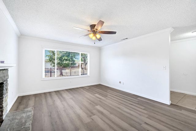 4897 E Platt Avenue, Fresno, CA 93727