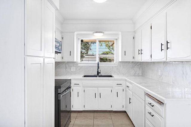 4897 E Platt Avenue, Fresno, CA 93727