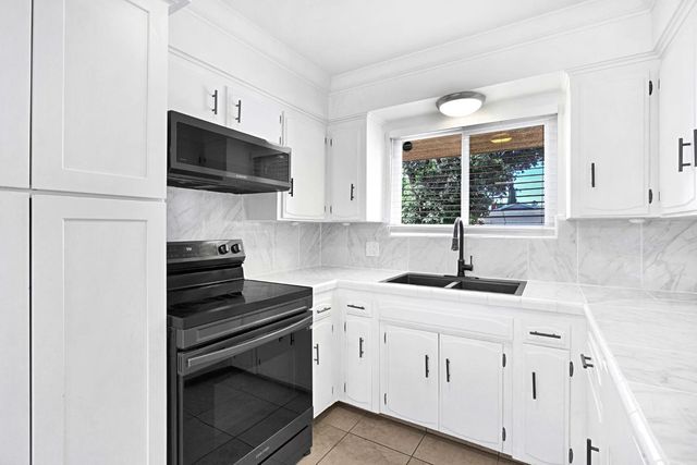 4897 E Platt Avenue, Fresno, CA 93727