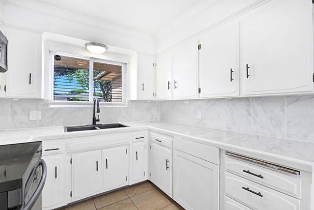 4897 E Platt Avenue, Fresno, CA 93727