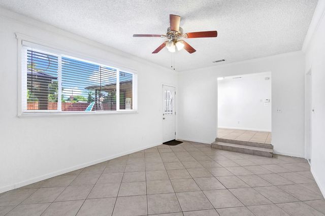 4897 E Platt Avenue, Fresno, CA 93727