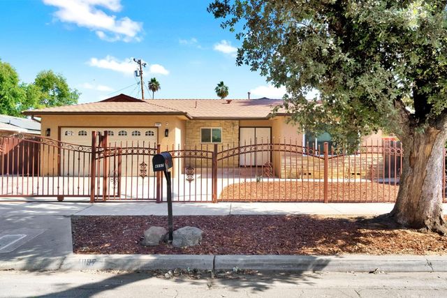 4897 E Platt Avenue, Fresno, CA 93727