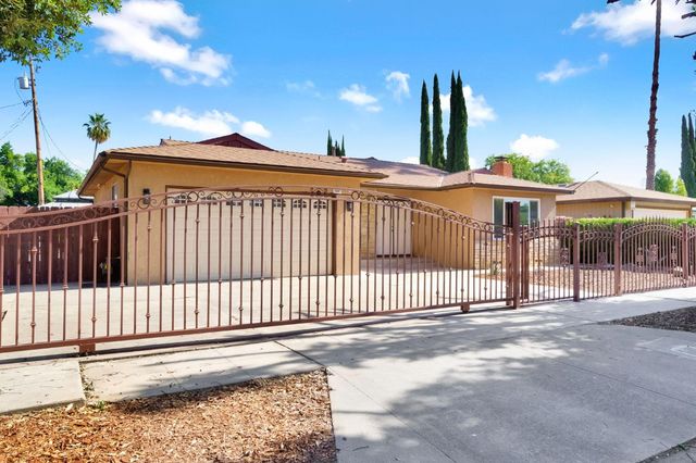 4897 E Platt Avenue, Fresno, CA 93727