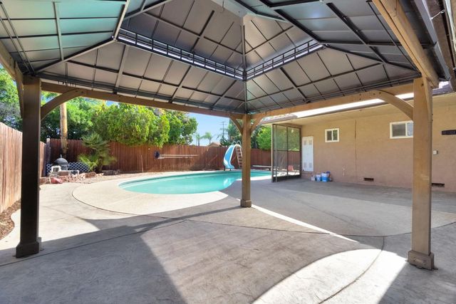 4897 E Platt Avenue, Fresno, CA 93727