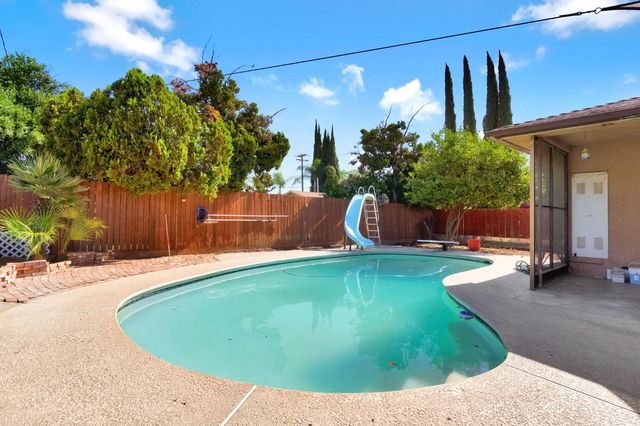 4897 E Platt Avenue, Fresno, CA 93727