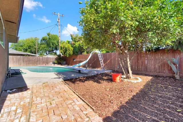 4897 E Platt Avenue, Fresno, CA 93727