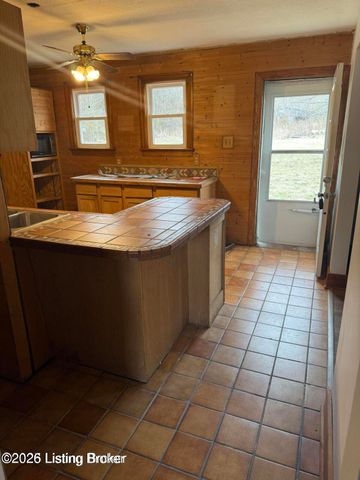 1435 Knob Creek Rd, Shepherdsville, KY 40165