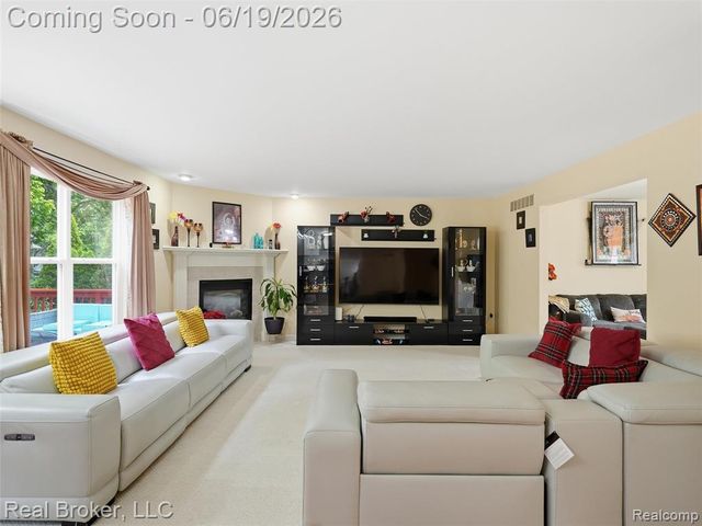 6729 Eckerman Drive, Troy, MI 48085