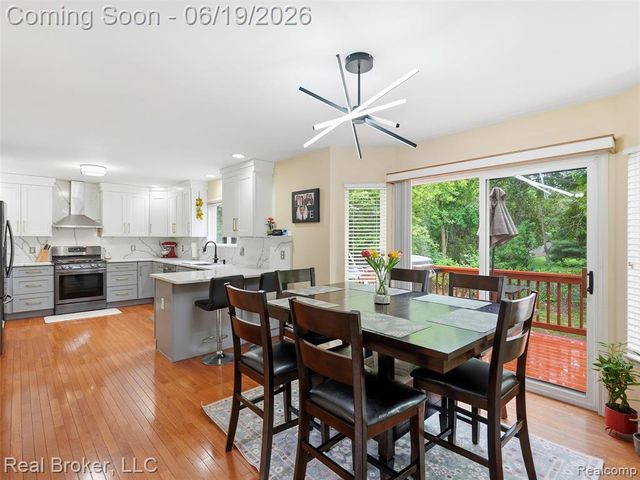 6729 Eckerman Drive, Troy, MI 48085