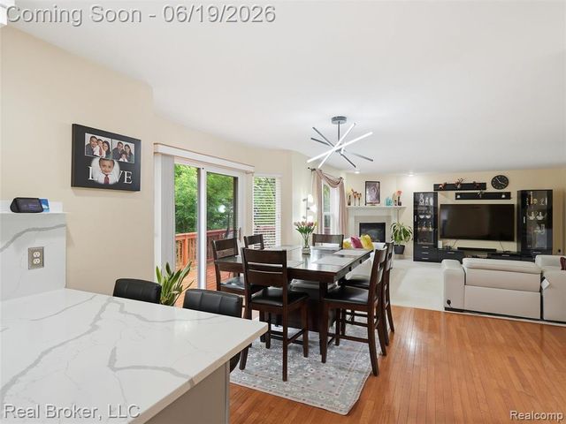 6729 Eckerman Drive, Troy, MI 48085