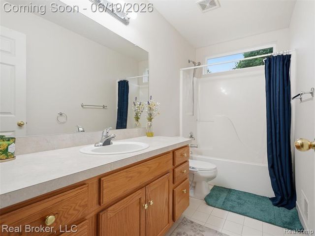 6729 Eckerman Drive, Troy, MI 48085