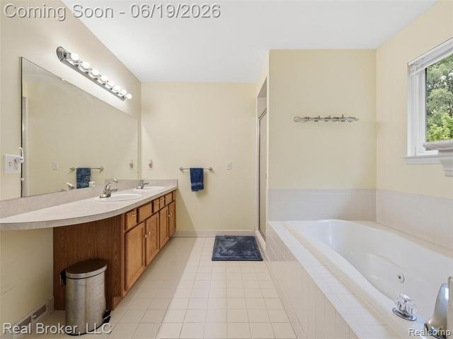 6729 Eckerman Drive, Troy, MI 48085