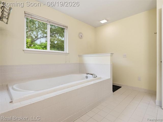 6729 Eckerman Drive, Troy, MI 48085