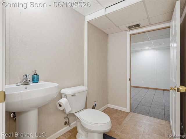 6729 Eckerman Drive, Troy, MI 48085