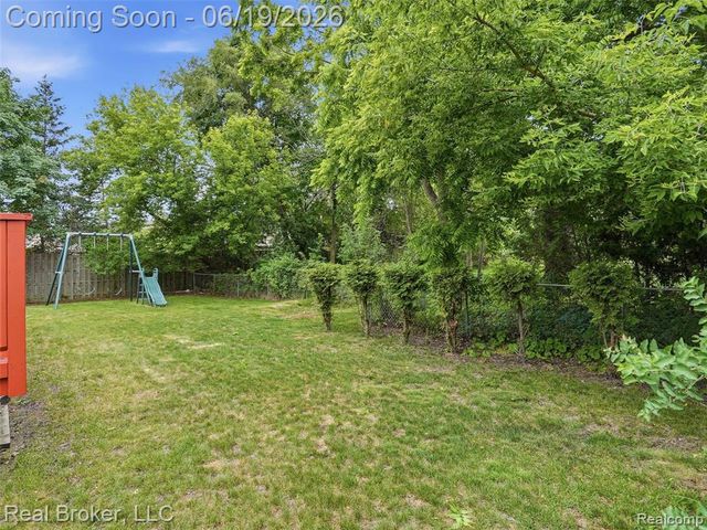 6729 Eckerman Drive, Troy, MI 48085